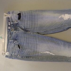 Miss me boyfriend ankle size 28 with designs on the ankles bedazzled shiny